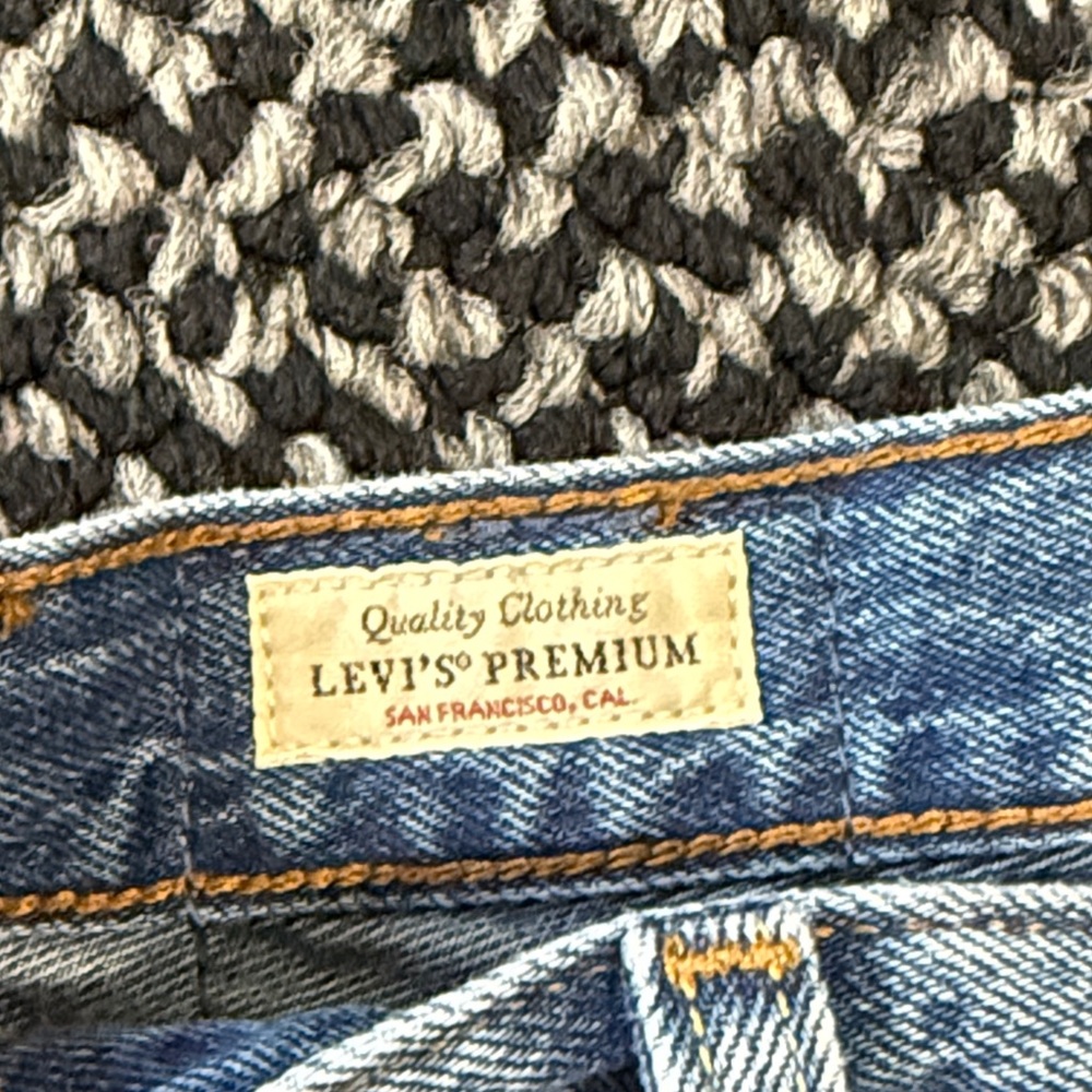 Levi’s 501 90’s Jeans Women’s 23 Straight Leg Big E Premium Denim Classic Casual - Picture 3 of 9
